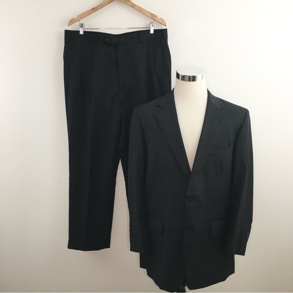Brooks Brothers | Charcoal Gray Wool Suit